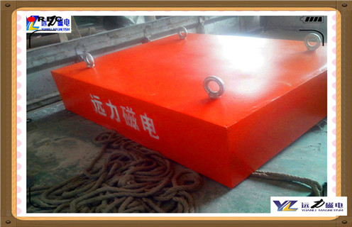 始終觀(guān)察懸掛式除鐵器電壓表和電流表的讀數是否正常