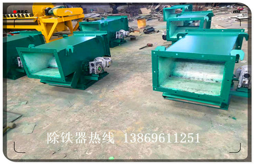 管道除鐵器，河南管道除鐵器工作原理視頻RCYG液體不銹鋼江西風(fēng)送管道除鐵器水泥造紙廠(chǎng)管道除鐵器圖片